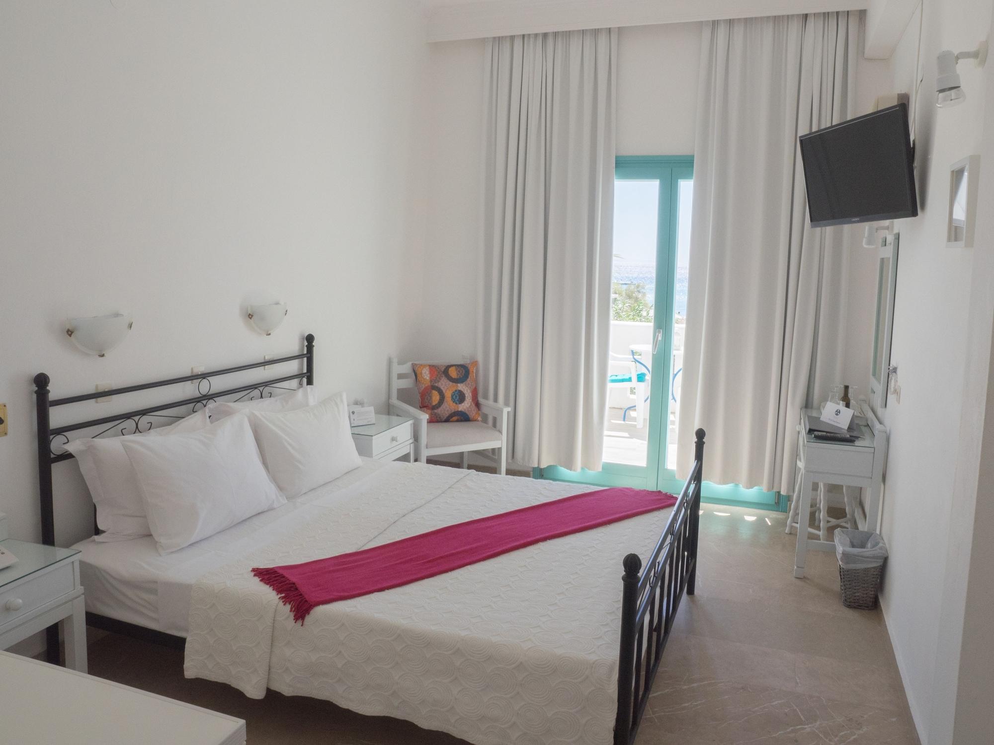 Amaryllis Beach Hotel Chrisi Akti  Exterior photo