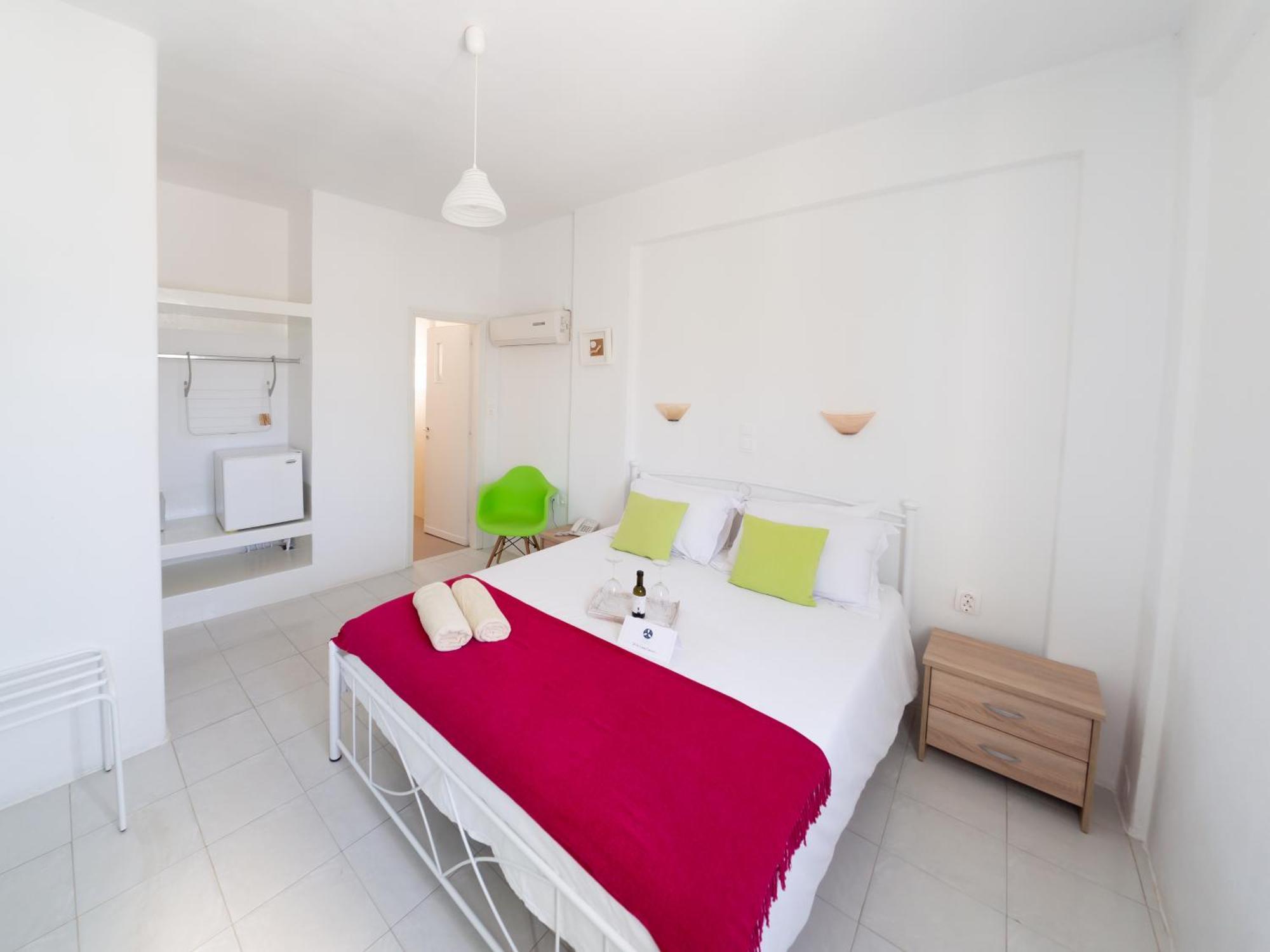 Amaryllis Beach Hotel Chrisi Akti  Room photo