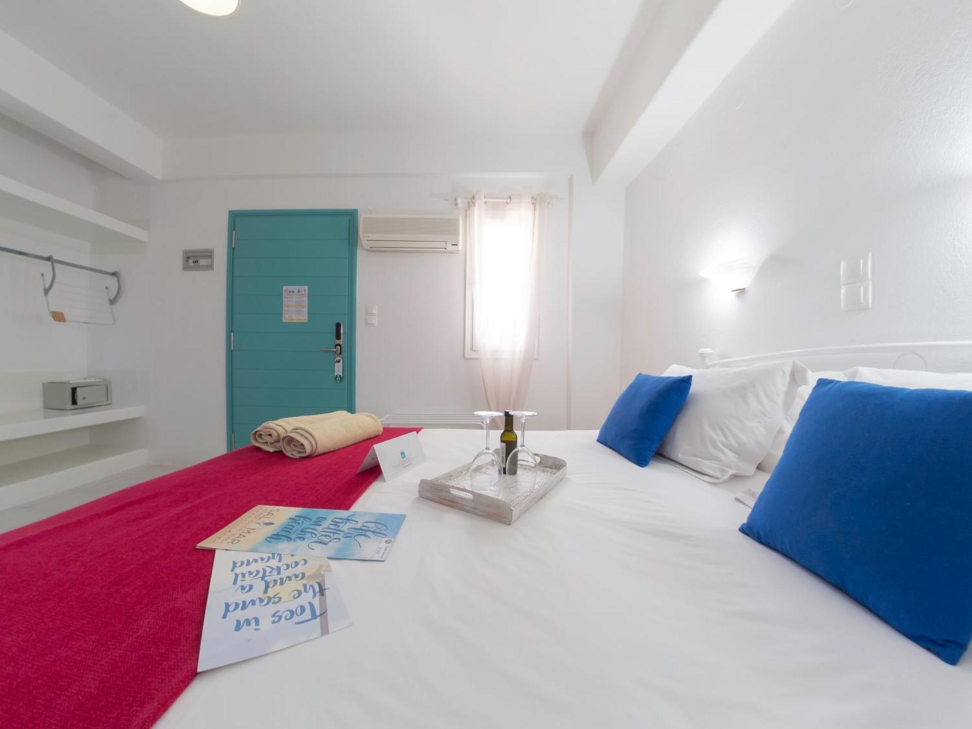 Amaryllis Beach Hotel Chrisi Akti  Room photo